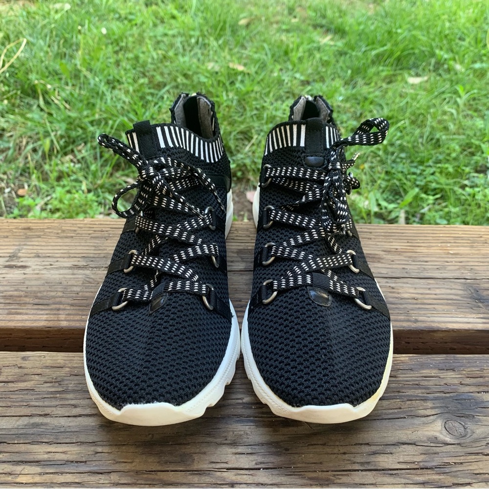 Women’s Adrienne Vittadini Tallie Sneakers